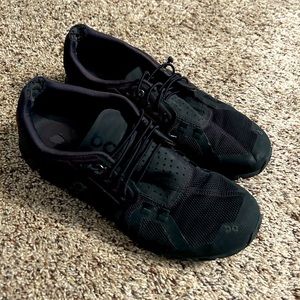 Black on cloud running athletic shoes